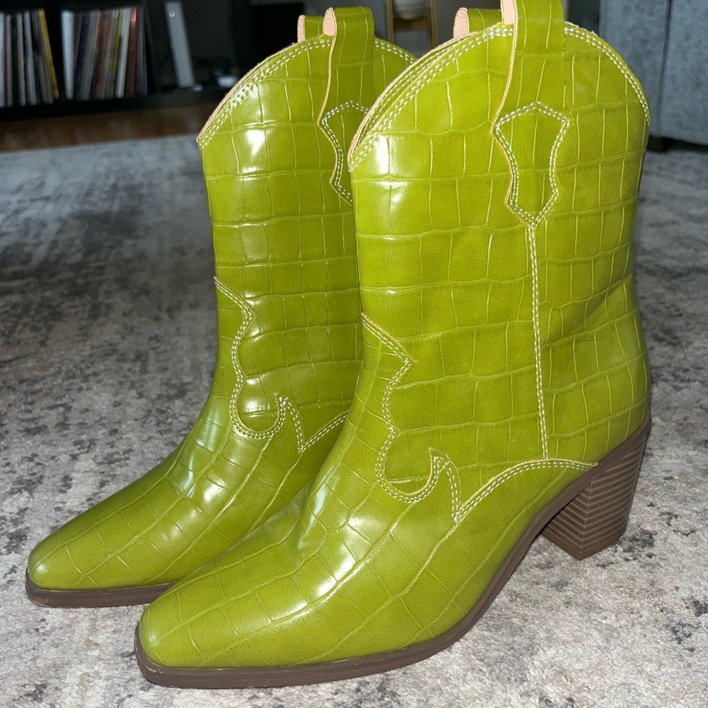 Green cowgirl boots